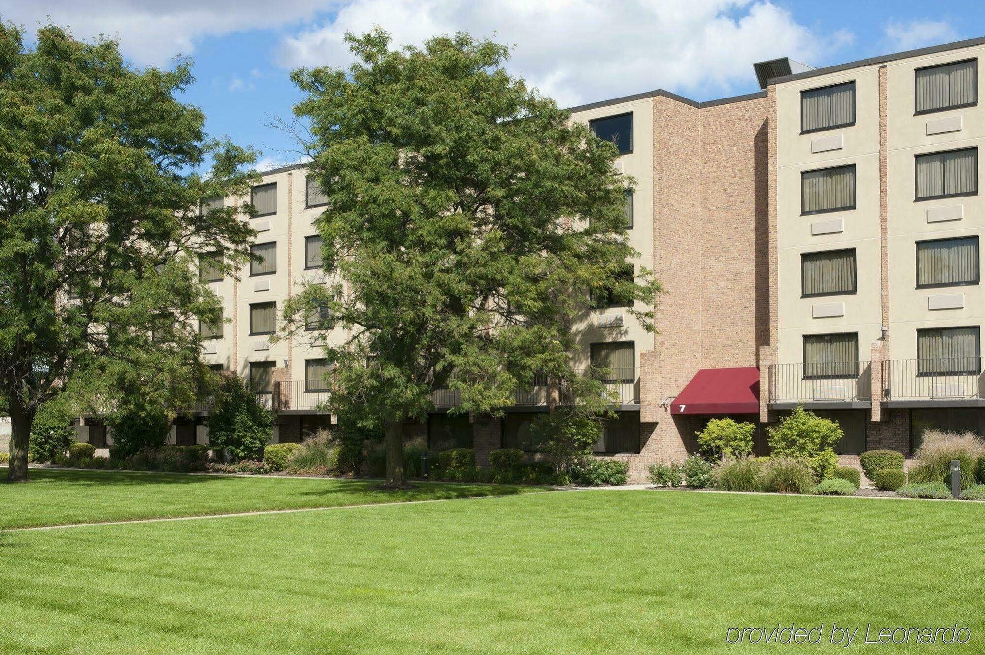 Doubletree By Hilton Chicago/Alsip Hotel Exterior photo